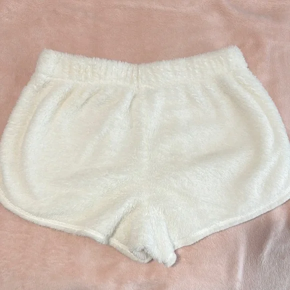 Aerie Cozy Cream Fleece Shorts - Picture 3 of 3